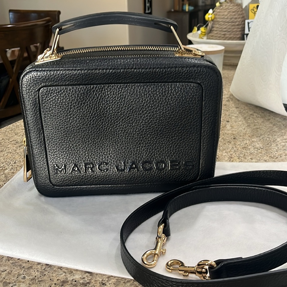 🔥🔥MARC JACOBS THE LUNCH 
BOX BAG/CROSSBODY (Like New) Paid  $425🔥🔥